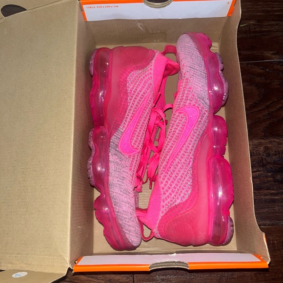 Pink Nike Air Vapormax 2021 FX - Picture 1 of 6